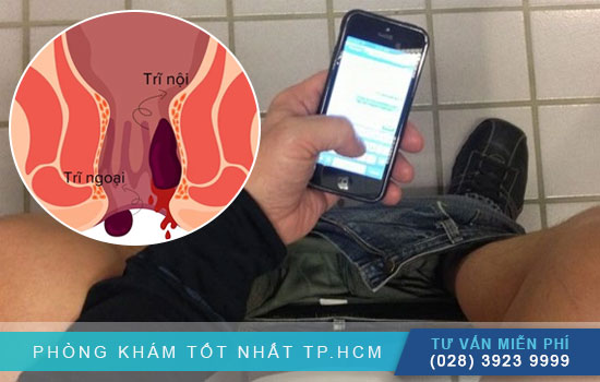 7 tác hại của việc vừa đi vệ sinh vừa bấm điện thoại [TPHCM - Bình Dương - Đồng Nai - Long An - Tiền Giang]