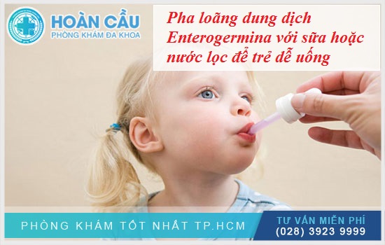 Pha loãng dung dịch Enterogermina với sữa hoặc nước lọc để trẻ dễ uống
