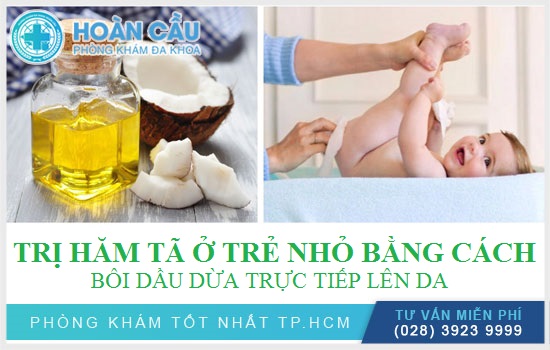 Trị hăm tã ở trẻ nhỏ bằng cách bôi trực tiếp dầu dừa nguyên chất lên da